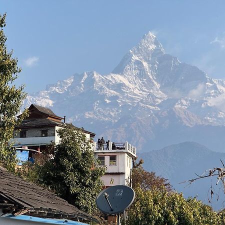 Es Deurali Resort Pokhara Exteriör bild