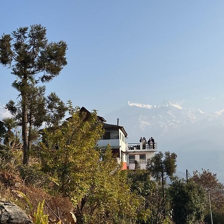 Es Deurali Resort Pokhara Exteriör bild
