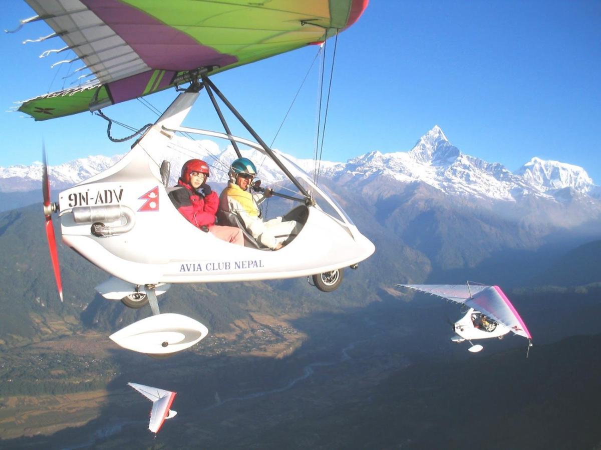Es Deurali Resort Pokhara Exteriör bild