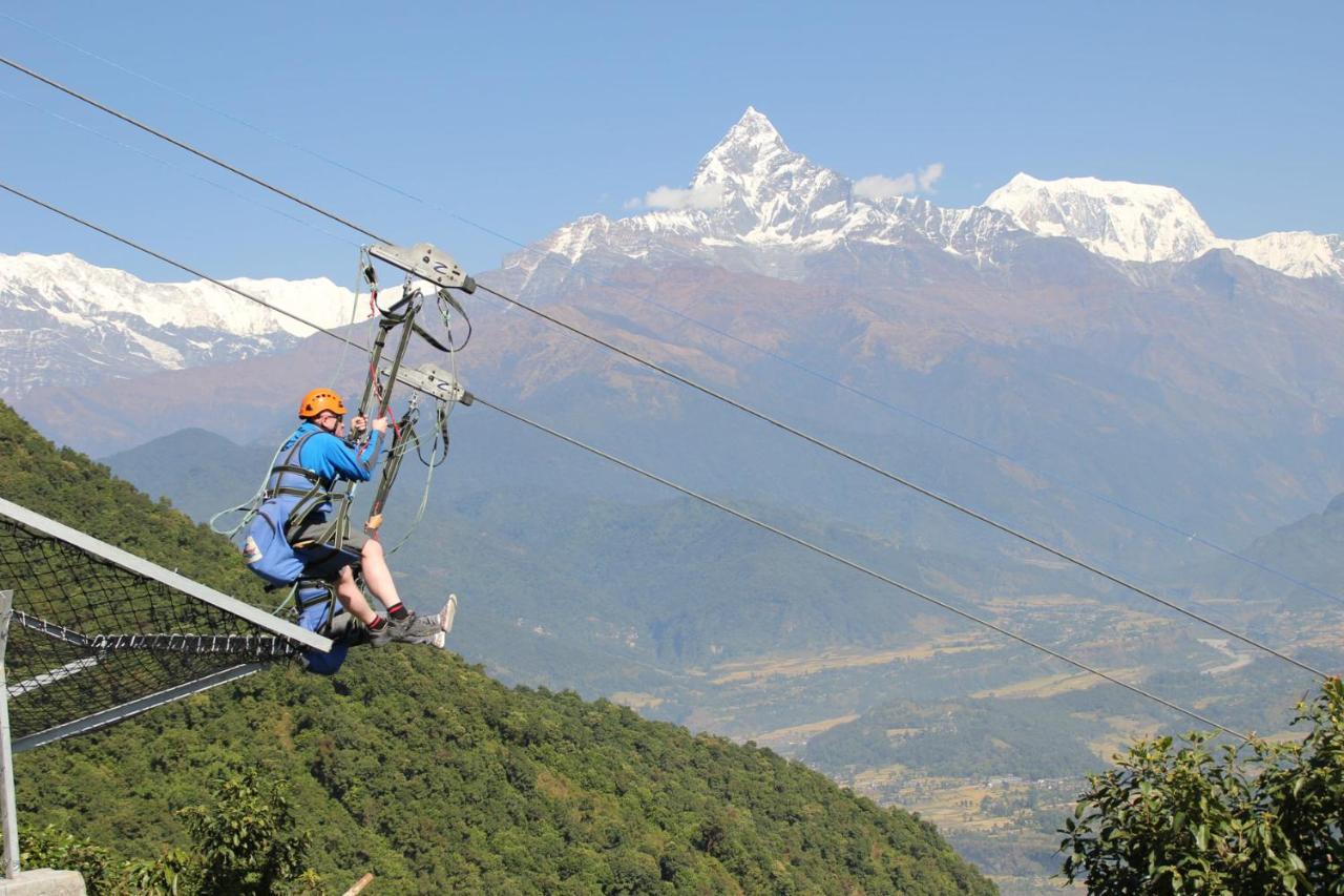 Es Deurali Resort Pokhara Exteriör bild