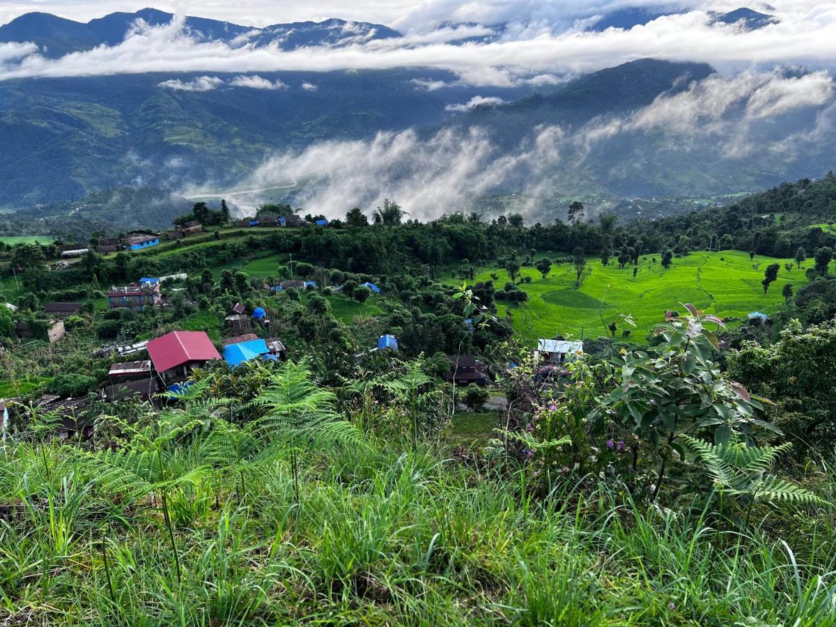 Es Deurali Resort Pokhara Exteriör bild