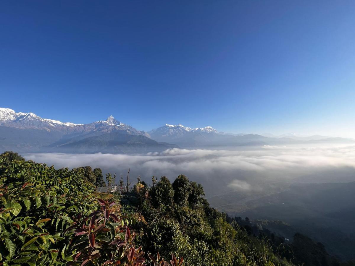 Es Deurali Resort Pokhara Exteriör bild