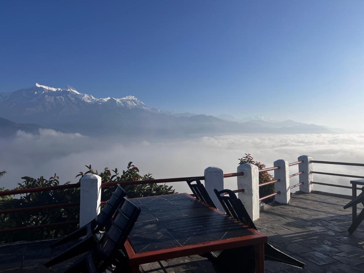 Es Deurali Resort Pokhara Exteriör bild