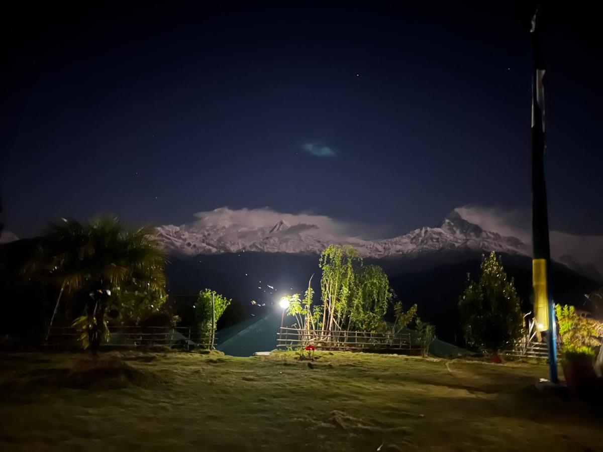 Es Deurali Resort Pokhara Exteriör bild