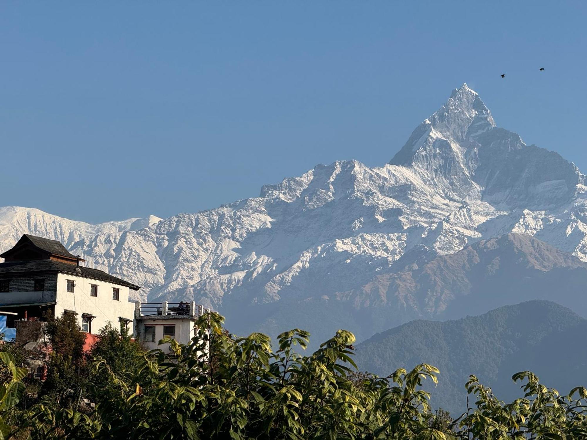 Es Deurali Resort Pokhara Exteriör bild