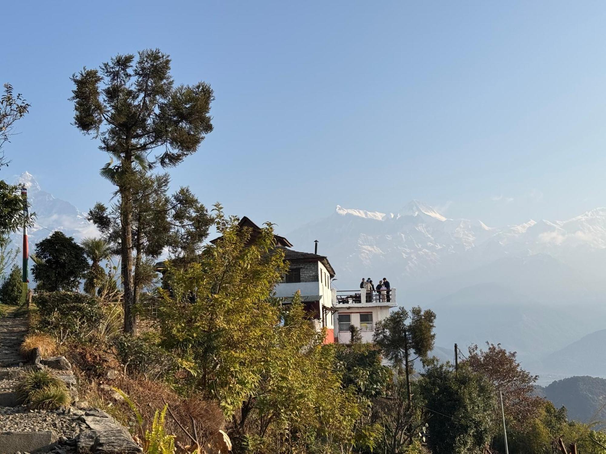 Es Deurali Resort Pokhara Exteriör bild