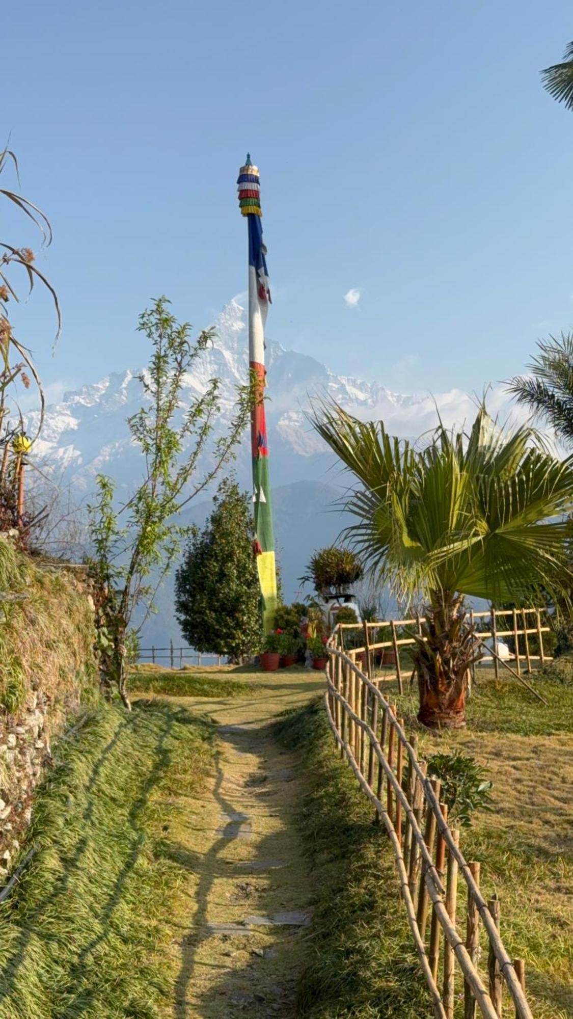Es Deurali Resort Pokhara Exteriör bild